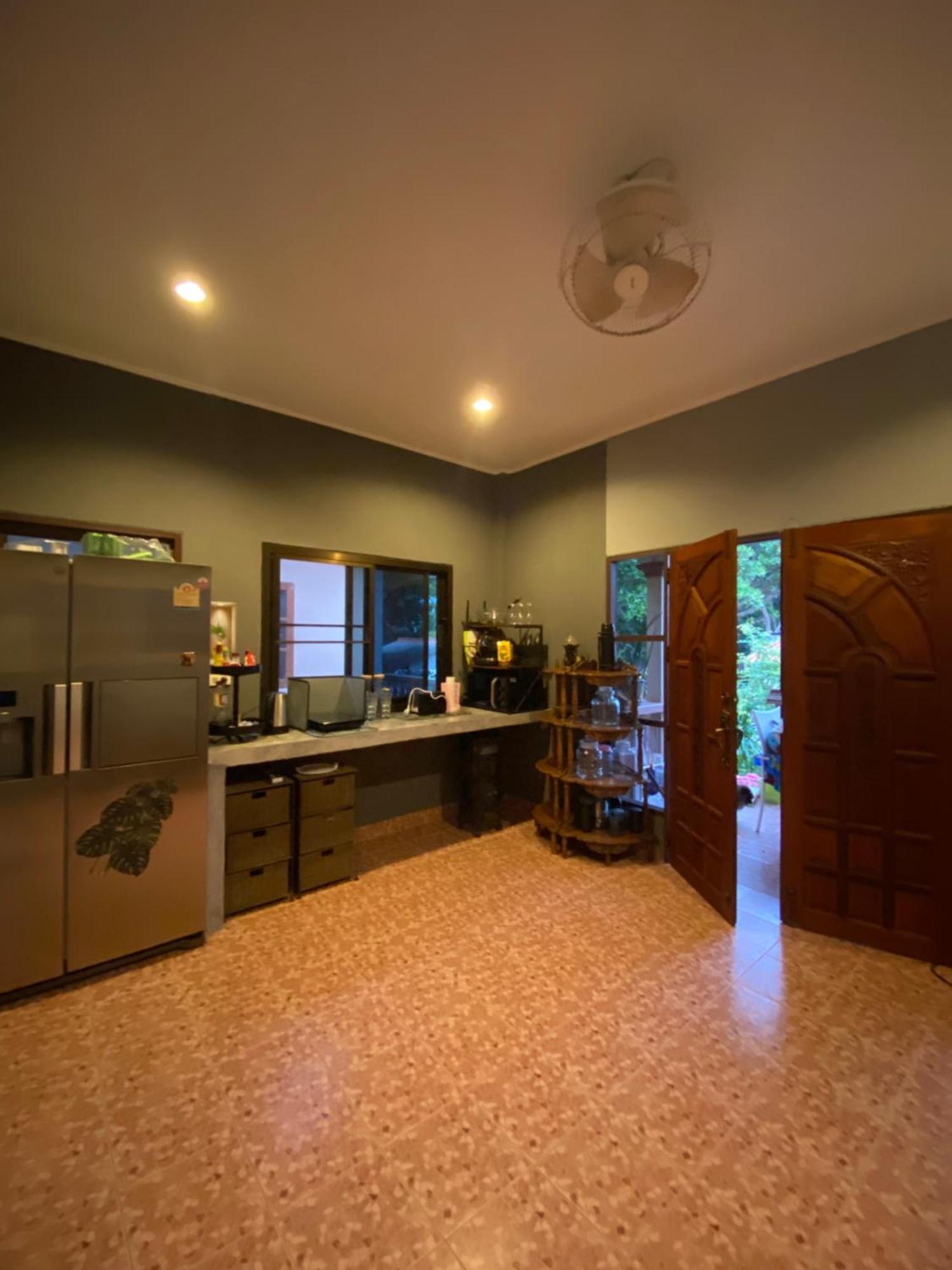Beachfront Bungalow South Of Phuket Exterior foto