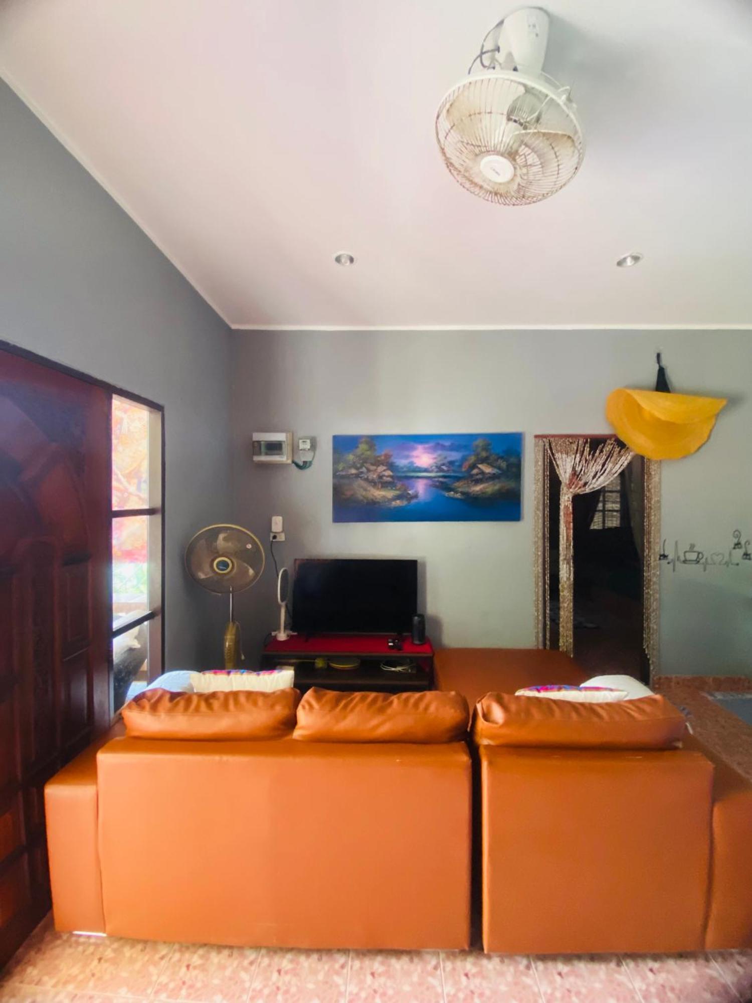 Beachfront Bungalow South Of Phuket Exterior foto