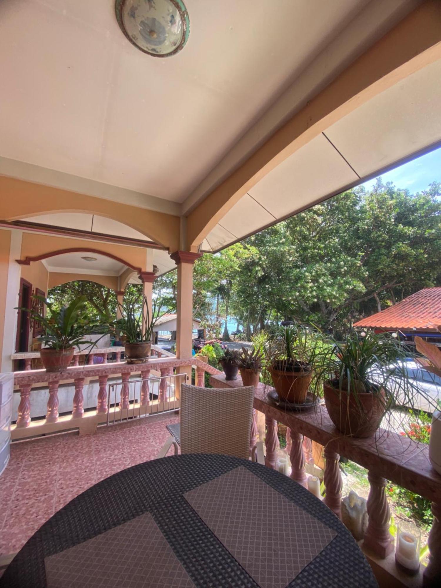 Beachfront Bungalow South Of Phuket Exterior foto